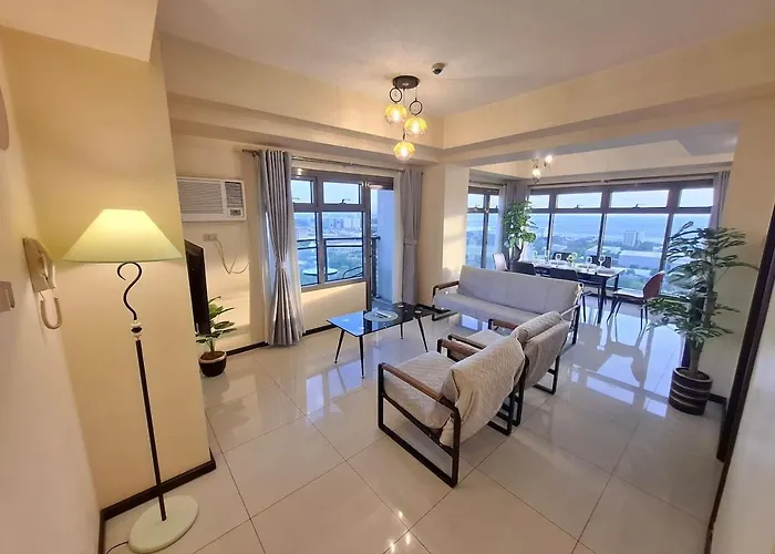 Apartamento Upscale 2br -93sqm -pet -free Parking -picc,moa,wtc,ccp,airport Manila
