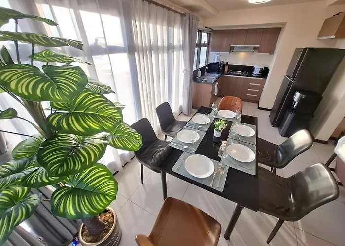 Upscale 2br -93sqm -pet -free Parking -picc,moa,wtc,ccp,airport * Manila
