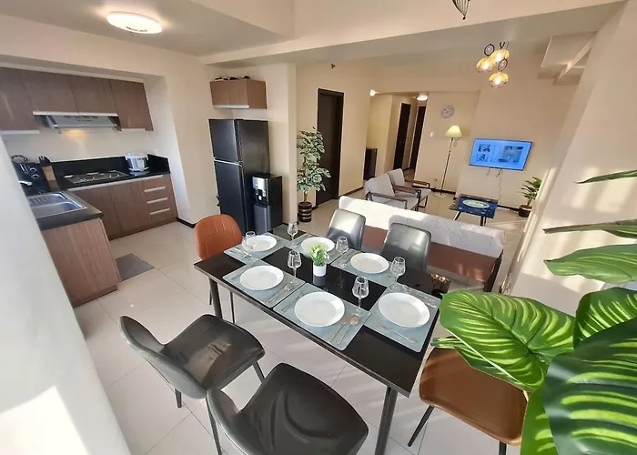 Upscale 2br -93sqm -pet -free Parking -picc,moa,wtc,ccp,airport Apartamento