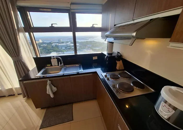 Upscale 2br -93sqm -pet -free Parking -picc,moa,wtc,ccp,airport Apartamento