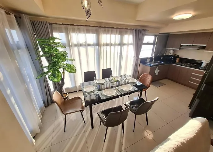 Upscale 2br -93sqm -pet -free Parking -picc,moa,wtc,ccp,airport Manila