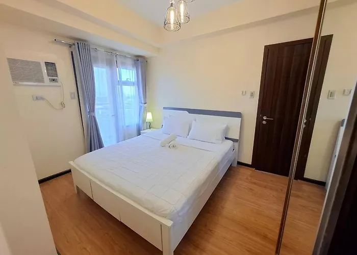 Upscale 2br -93sqm -pet -free Parking -picc,moa,wtc,ccp,airport Apartamento Manila
