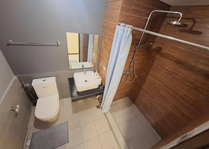 Apartamento Upscale 2br -93sqm -pet -free Parking -picc,moa,wtc,ccp,airport Manila