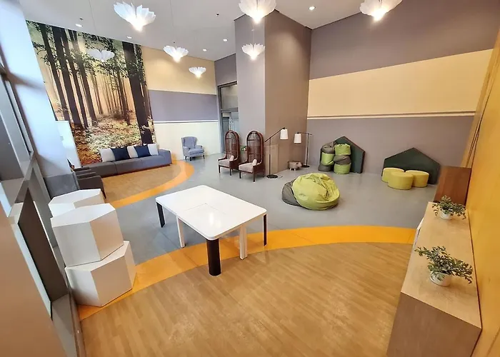 Apartamento Upscale 2br -93sqm -pet -free Parking -picc,moa,wtc,ccp,airport Manila