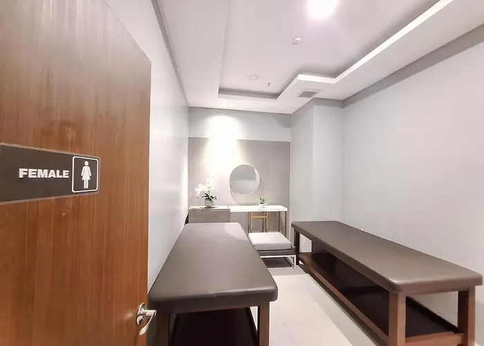 Apartamento Upscale 2br -93sqm -pet -free Parking -picc,moa,wtc,ccp,airport Manila
