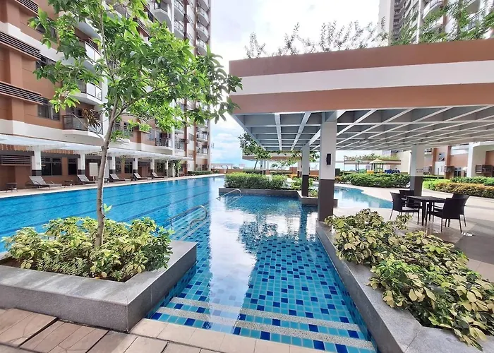 Upscale 2br -93sqm -pet -free Parking -picc,moa,wtc,ccp,airport Apartamento